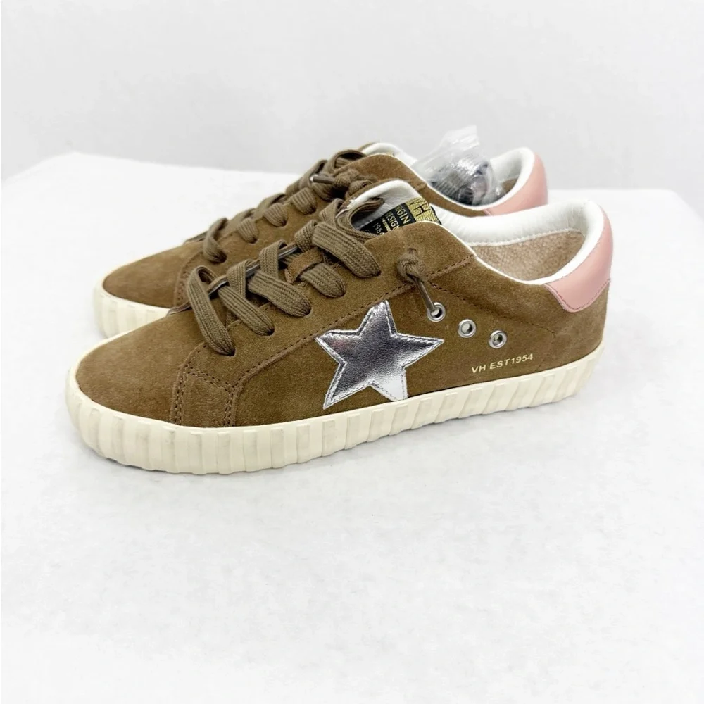NEW Vintage Havana Beyond 2 Suede Leather Fashion Sneakers with Star, Size 9